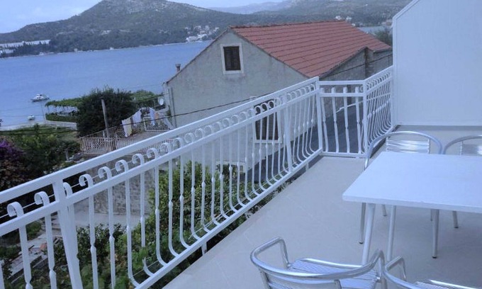 Slano Apartment | Apartments Marija Slano- Two-Bedroom Apartment with Balcony and Sea View - 2 (B)