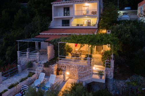 Slano Apartment | Apartments Ratac Lobrović with private beach and beautiful sunset