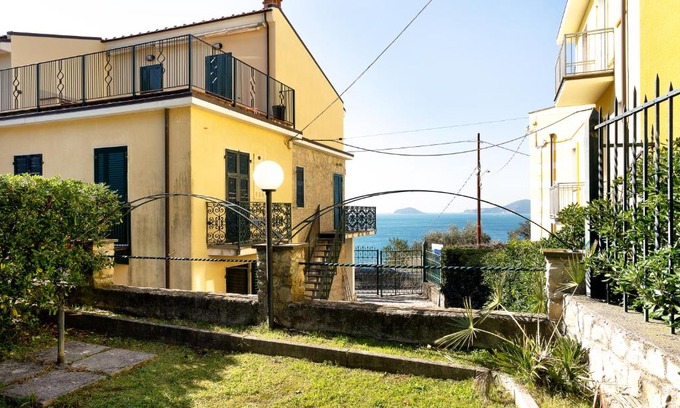 Tellaro House | Apartments Tellaro