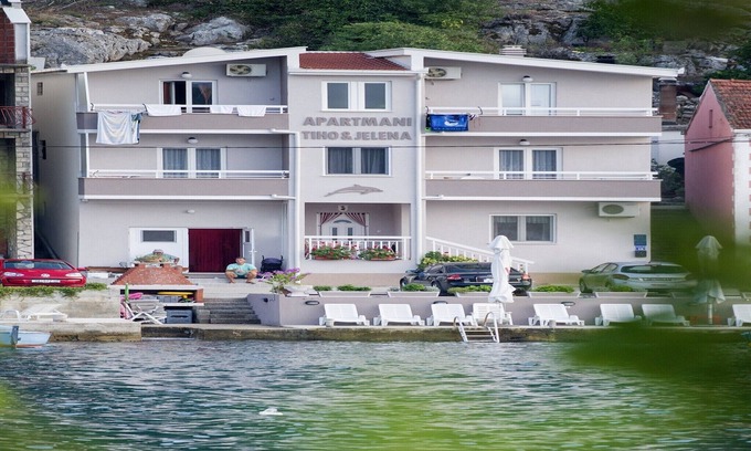 Blace Apartment | Apartments Tiho & Jelena- One Bedroom Apartment with Balcony and Sea View (Maestral)