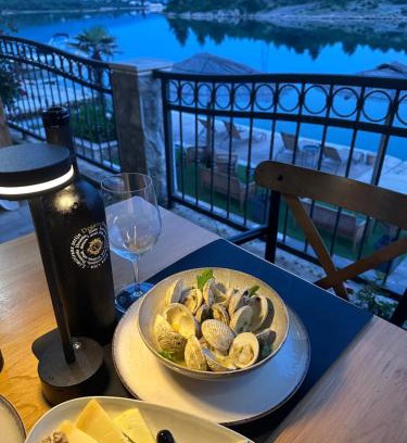 Obrovac Apartment | Apartments & Villa Tisno