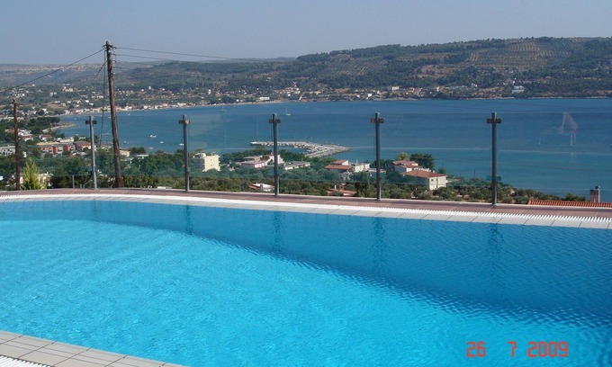 Theologos Apartment | Apartments with comfort and amazing sea view