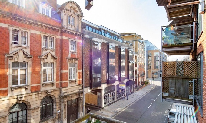 Southampton City Centre Apartment | Aphrodite Apartment The Lust of Town