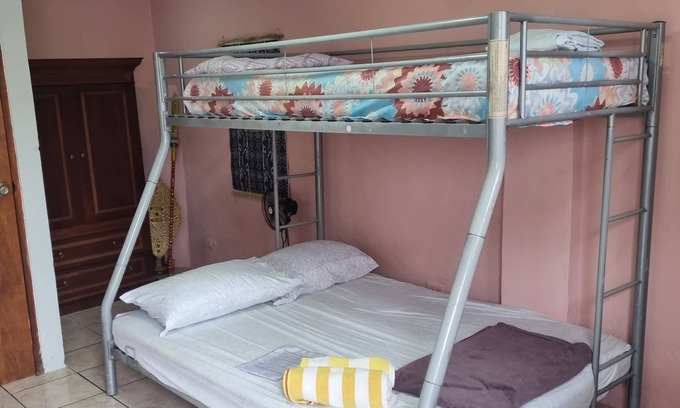 Paradijswijk Apartment | App 3, Cozy 1-bedroom apartment in gorgeous Oranjestad with WiFi, AC