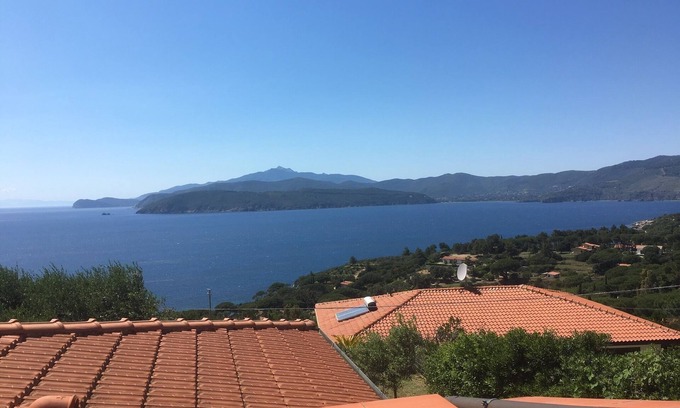 Capoliveri Apartment | App in freist. House, great sea view, beach + village within walking distance, max. 4 pers, baby