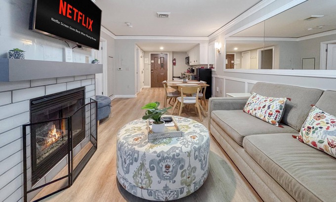 Vernon Condo | Appalachian @ Mtn Creek Pool Hot Tubs Sauna Gym Deck Mtn Front #342