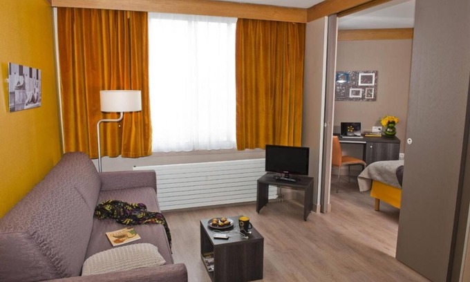 Issy-les-Moulineaux Apartment | Appart 2 P 4 pers Parking Paris Parc Expo Porte de Versailles