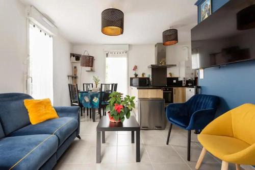 Eysines Apartment | Appart avec 3 chambres au pied du TRAM avec internet !