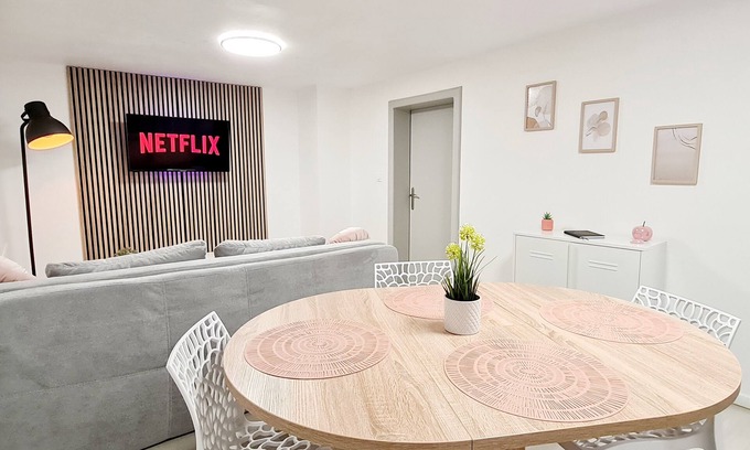 Haguenau Apartment | Appart'AZUR Haguenau, complete accommodation for business travellers: Quiet, Wi-Fi, King-size bed