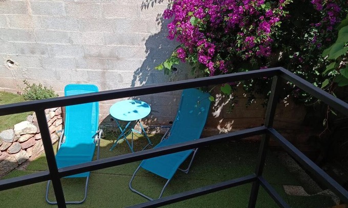 Cuers Apartment | Appart' cosy avec cour, au calme dans village provençal