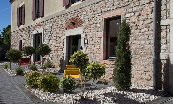 Louhans Apartment | Appart Hotel Eugenie