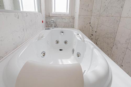 Washington Apartment | Appartamento a 5 stelle con idromassaggio con 2 camere da letto