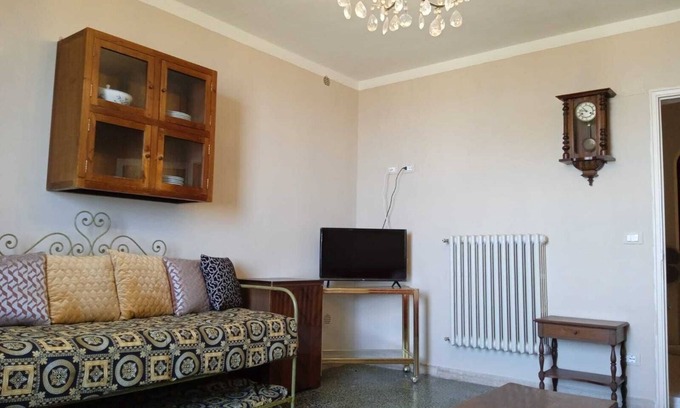 Buriano Apartment | Appartamento nel Caratteristico Borgo di Buriano a Pochi Minuti dal Mare