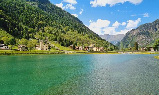 Campodolcino Apartment | Appartamento sul Liro