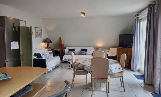 Merville-Franceville-Plage Apartment | Appartement 2 pièces avec piscine et parking privé, proche plage, Merville-Franceville-Plage - FR-1-465-26