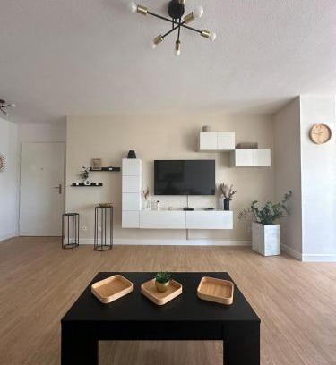 Port-Saint-Louis-du-Rhone Apartment | Appartement