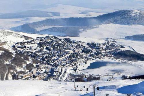 Besse-et-Saint-Anastaise Apartment | Appartement 2 pièces, les Chalets de Super-Besse