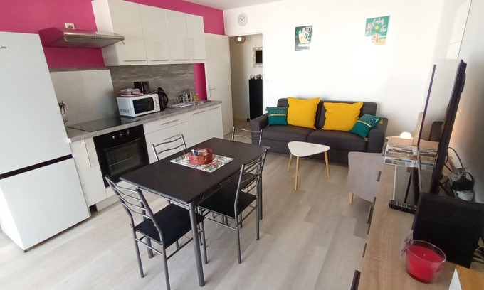 Saint-Palais-sur-Mer Apartment | Appartement Le Grain de Sable - Centre Ville à 250 Mètres de la Plage