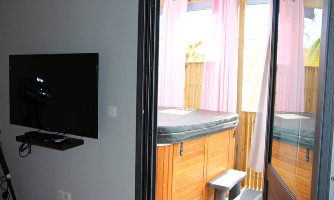 La Saline Les Bains Apartment | Appartement TE FITI at La Case Maui