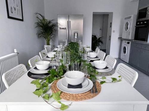 Fontaine-l'Eveque Apartment | Appartement 3 chambres Hotel Ferme Du Château Fontaine