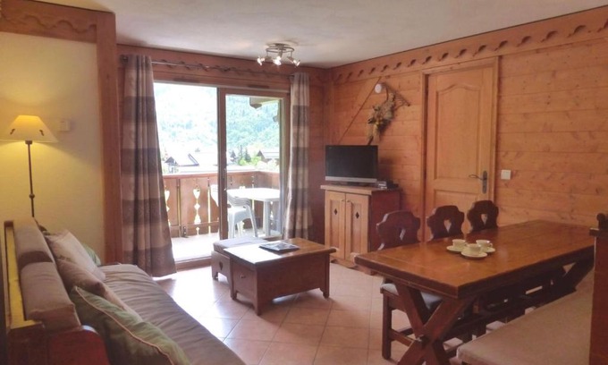 Meribel Village Apartment | Appartement 3 pièces à Méribel avec piscine couverte et WiFi - FR-1-411-406