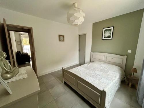 Gard Rhodanien Apartment | Appartement 40 m2 avec parking et petite terrasse
