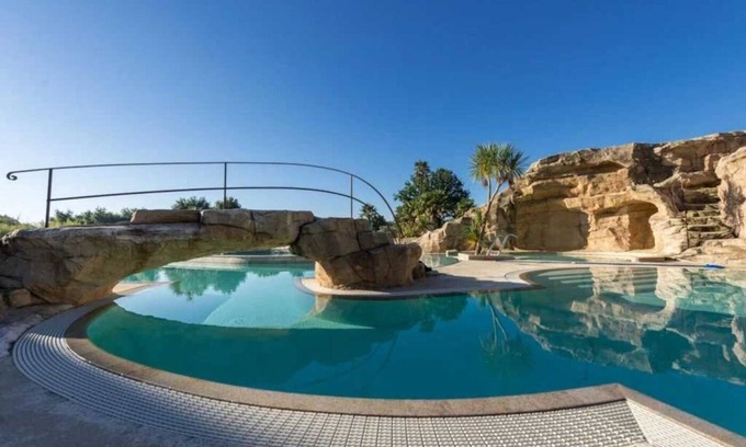 Quimper Apartment | Appartement 5 étoiles - Parc aquatique - eebicg
