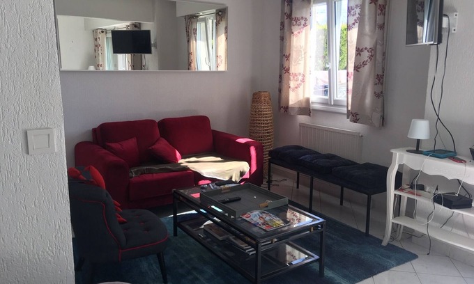 Ouistreham Apartment | Appartement 8 Personnes, 3mn de la mer , 1 mn de la Thalasso, Centre Ville,