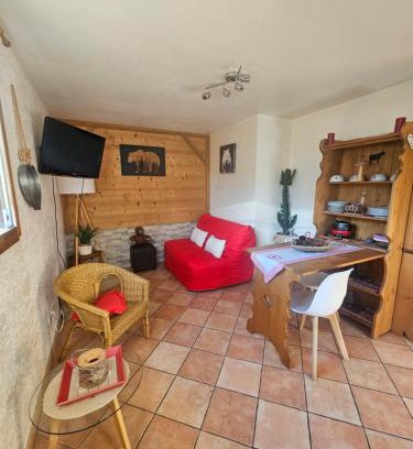 Aigueblanche Apartment | Appartement avec terrasse et parking Privé