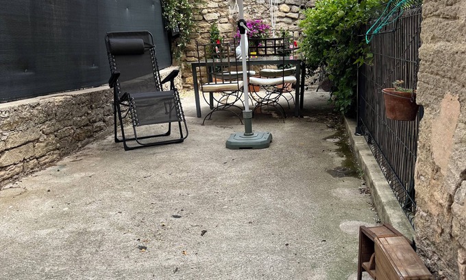 Caromb Apartment | Appartement Avec Terrasse de Caromb Proche Mont Ventoux