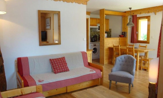 Pralognan-la-Vanoise Apartment | Appartement Chaleureux avec Balcon Sud à 600m du Centre et Proche des Pistes, Pralognan-la-Vanoise - FR-1-464-62