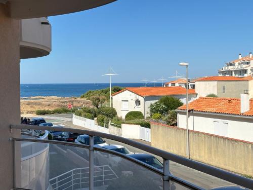 Les Sables d'Olonne Apartment | Appartement calme avec piscine à la Chaume - FR-1-197-154