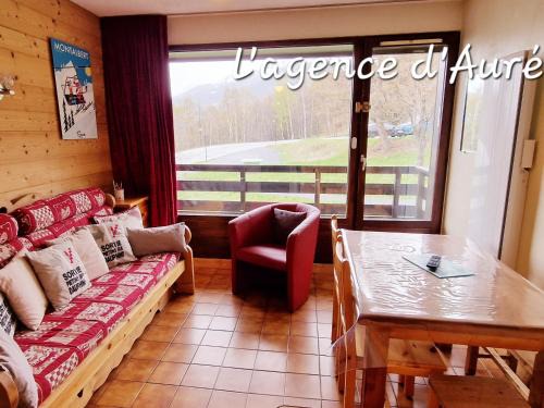 Montalbert Apartment | Appartement charmant 46m² pour 6 pers, proche pistes et commerces, balcon exposé Est - FR-1-755-13