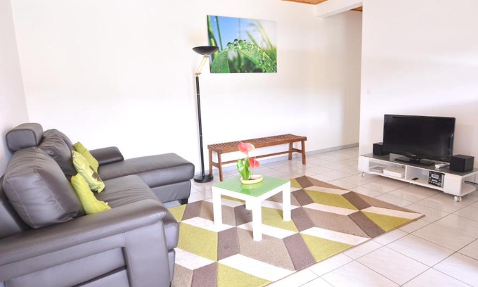 Tartane Apartment | Appartement charmant a La Trinite avec jardin clos 55 m²