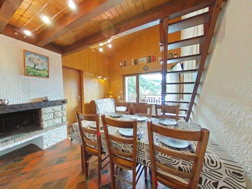 Le Chinaillon Apartment | Appartement cosy 7 couchages, au pied des pistes, cheminée, parking - FR-1-241-23