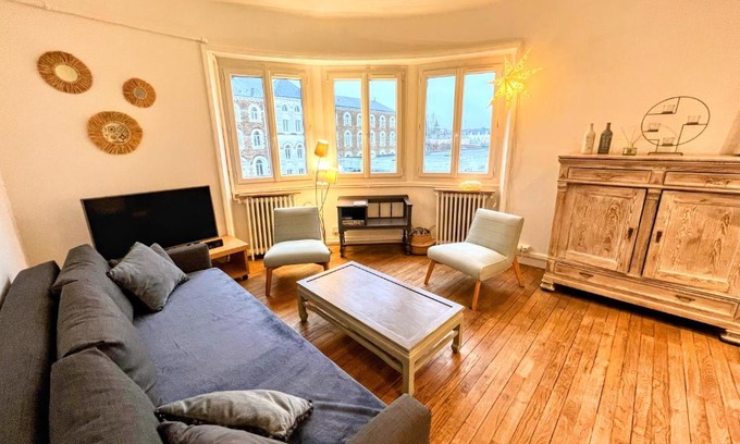Waldeck-Sully Apartment | Appartement de Charme de 75m², Lumineux et Calme