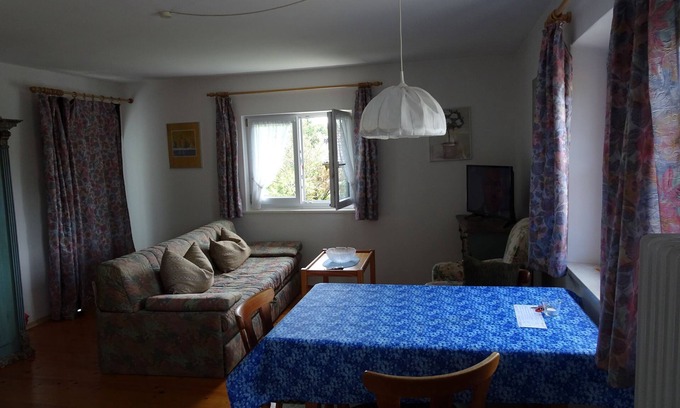 Gollenshausen a.Chiemsee Apartment | Appartement 5 - 43 qm - Wohnraum, Schlafzimmer, Küche, Dusche/WC, Balkon