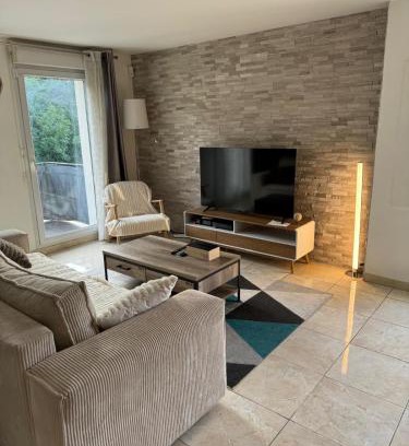 Villepinte Apartment | Appartement duplex T3 avec box - Paris - La Défense - Airport CDG - Parc des expositions - Stade de France - Disney - Astérix - Val D Europe