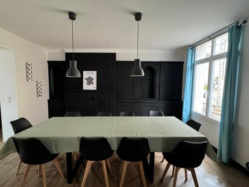 Mayenne Apartment | Appartement en centre-ville - Local vélos disponible