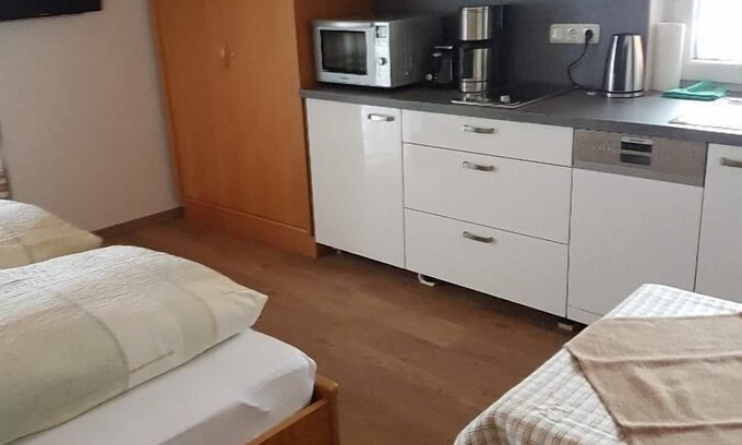 Zwiesel Apartment | Appartement für 1-2 Personen mit Balkon und Küchenzeile