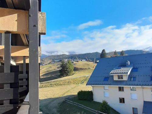 Villard-de-Lans Apartment | Appartement familial duplex 8 pers. 75m2 à Villard-de-Lans, balcon sud, proche village et navettes ski - FR-1-515-127