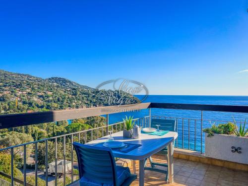 Rayol-Canadel-sur-Mer Apartment | Appartement T2 vue mer à 600 m de la plage du Canadel