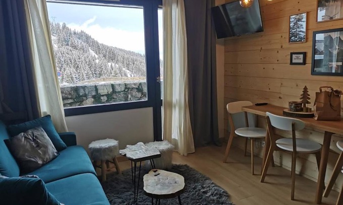 Meribel-Mottaret Apartment | Appartement MERIBEL-MOTTARET skis aux pieds