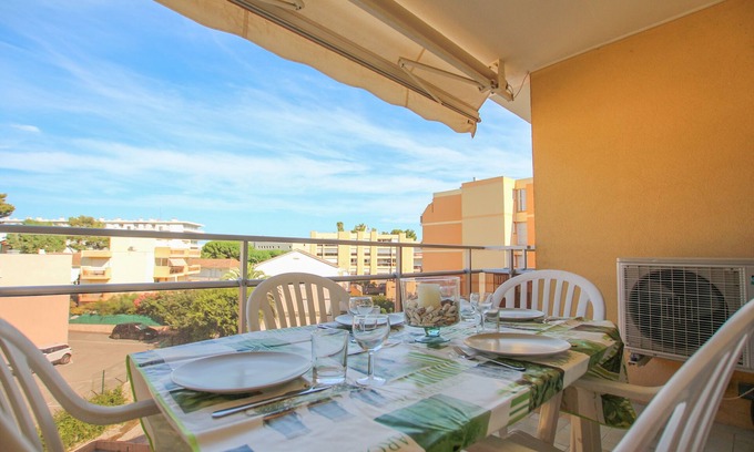Cavaliere Apartment | Appartement T3 Totalement Rénové Avec Terrasse au Centre Ville de Cavalaire