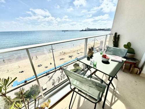 Les Sables d'Olonne Apartment | Appartement T2 4 pers, 6ème étage avec WiFi, vue mer - FR-1-197-626