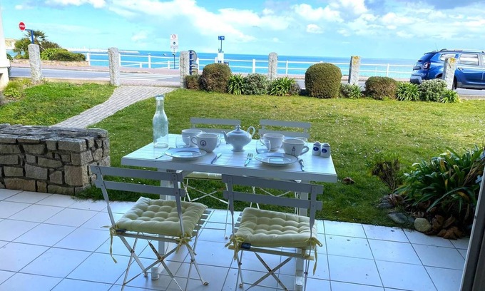 Saint-Cast-le-Guildo Apartment | Appartement T2 vue mer Face à la Grande Plage, 4 Personnes