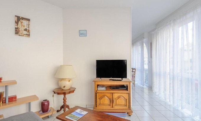 Quartier du Casino Apartment | Appartement T2 à 50m de la plage avec piscine, tennis et balcon - Châtelaillon-Plage - FR-1-535-4