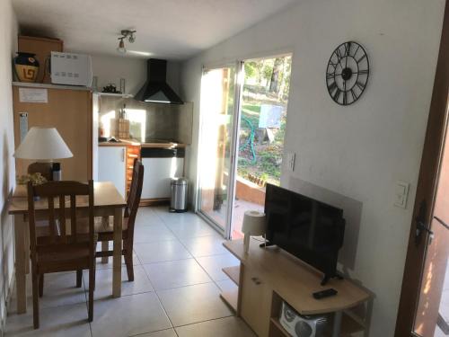 Sainte-Maxime Apartment | Appartement T2 independant dans mas isole