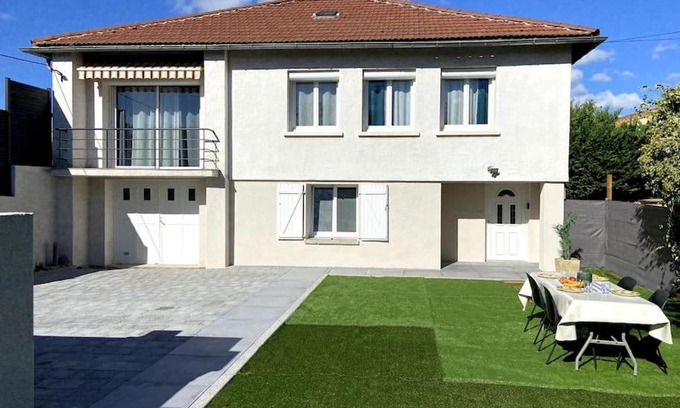 Montelimar Apartment | Appartement T4 Cosi: TV Netflix Parking