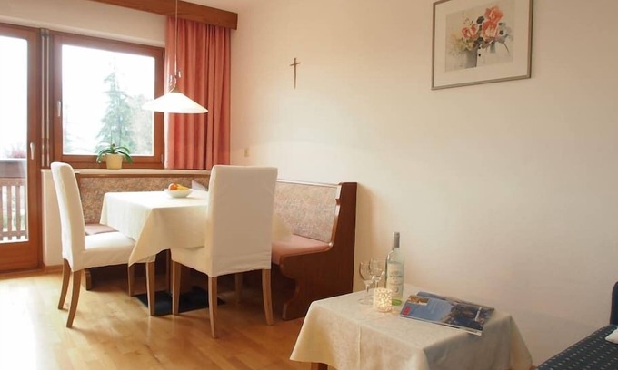 Brunico Apartment | Appartement with beautiful view and balcony by Tamanhof